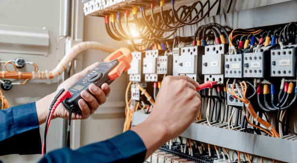 Best Emergency Electrical Repair  in Milwaukee, WI